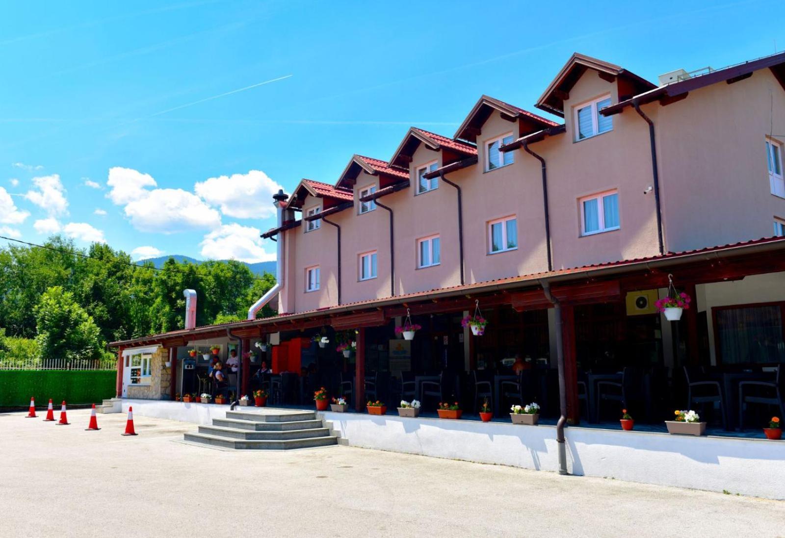 Motel 
